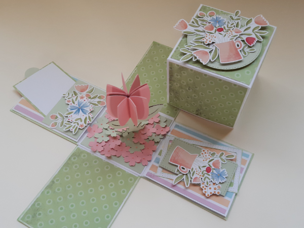 Flowers in Explosion Box di Arte-Fatto di Rossella