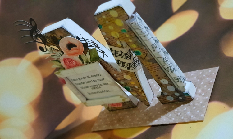 Home decor letter: M di musica, di memoria, di Maria