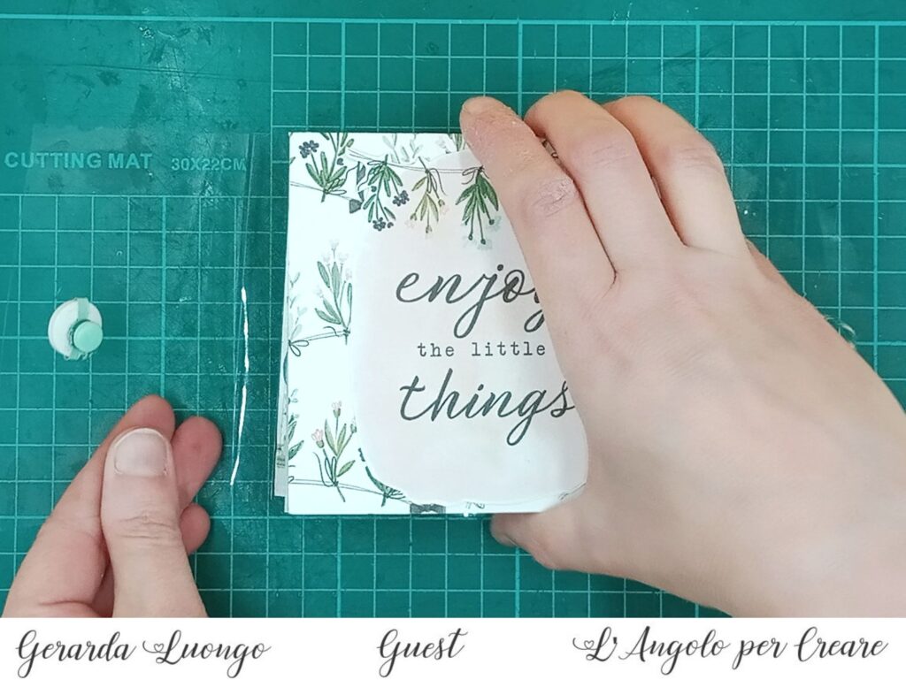 incollaggio 2 Wonder Folding MiniAlbum