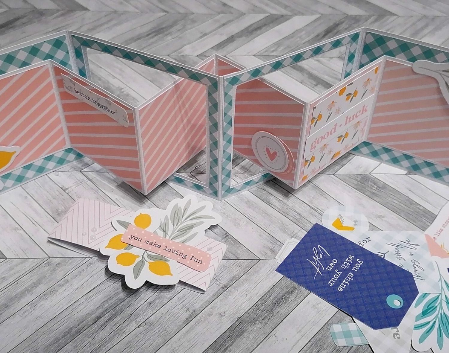 Pop Out Lever… Mini Album in Card per la Mamma
