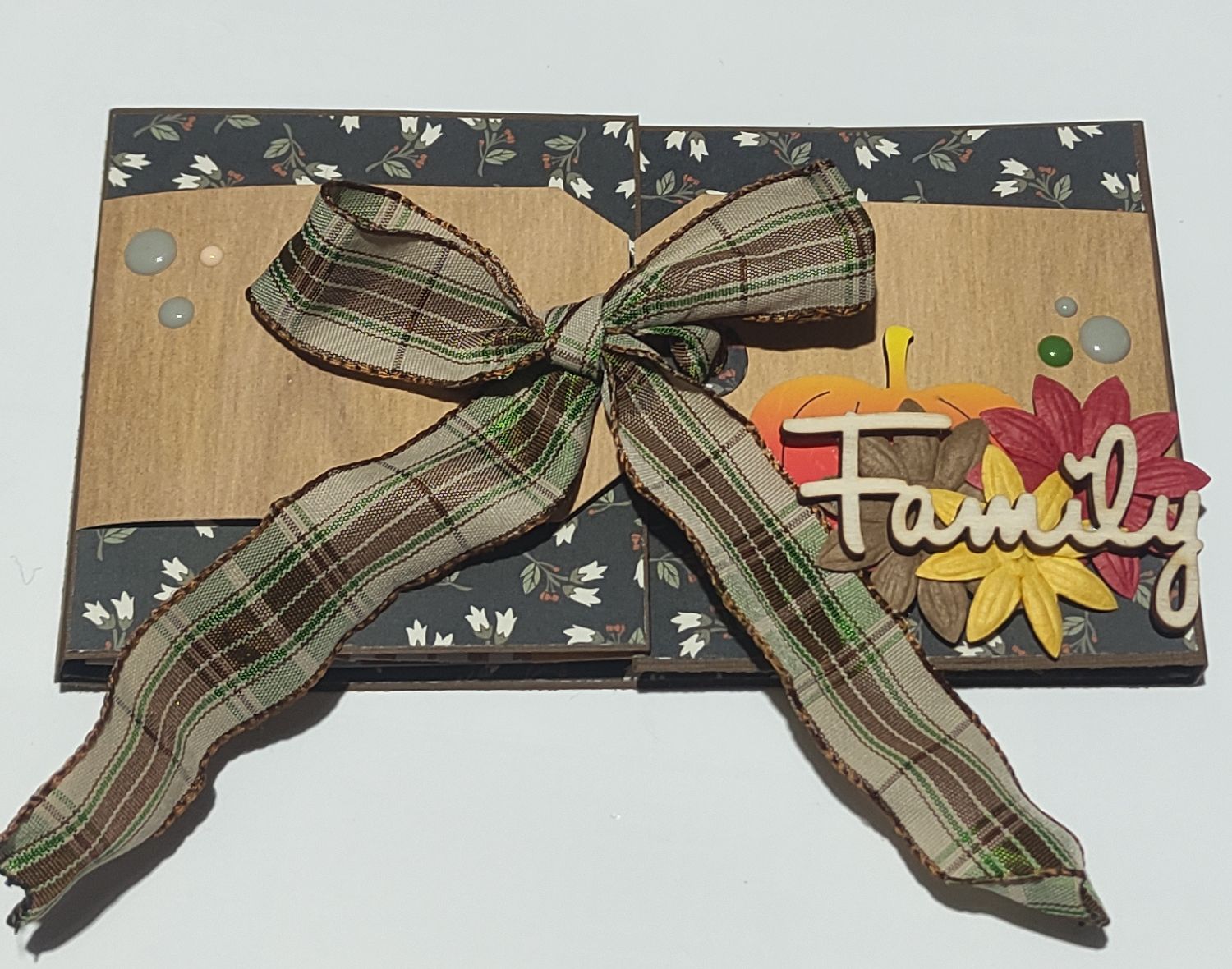 Mini Album Family in the Kitchen